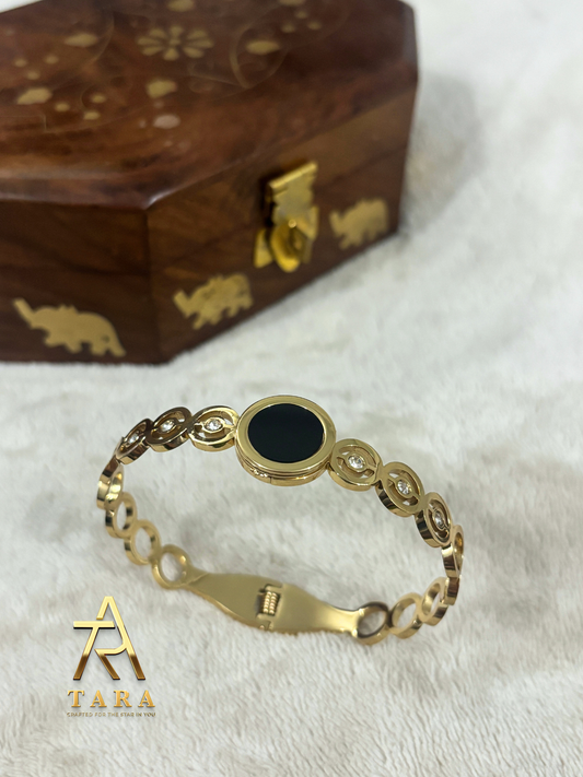 Simple Black Circular Charm Bracelet -AT06