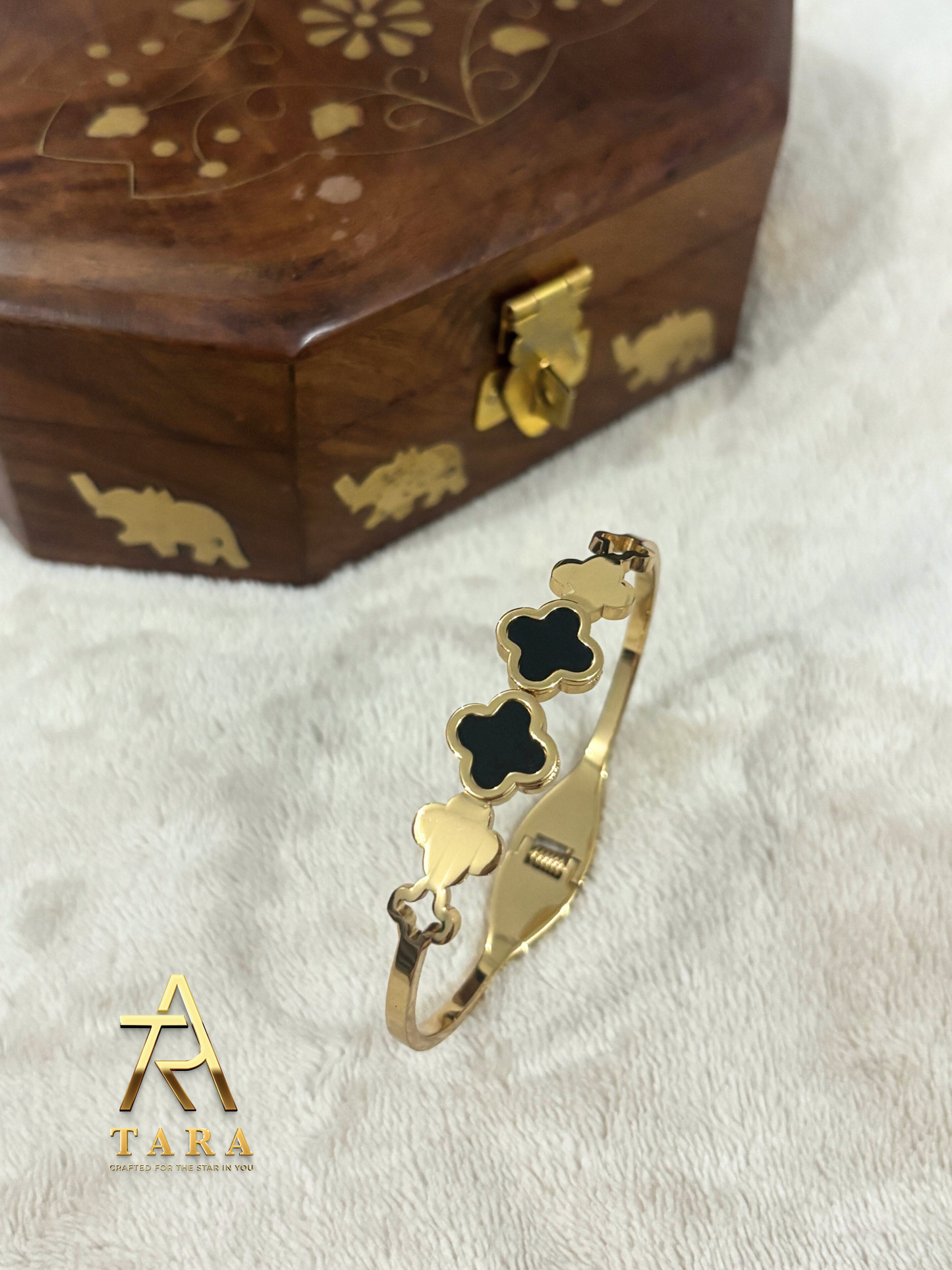 Black and Gold Clover Leaf Design Bracelet- AT05