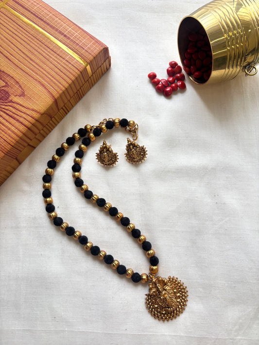 Threaded necklace with Goddess Pendant and Earrings - PRD1527