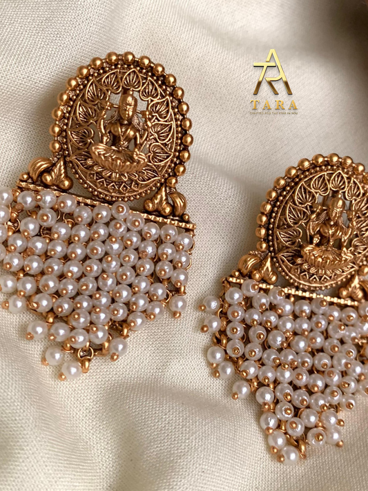 Clustered Pearl Earrings