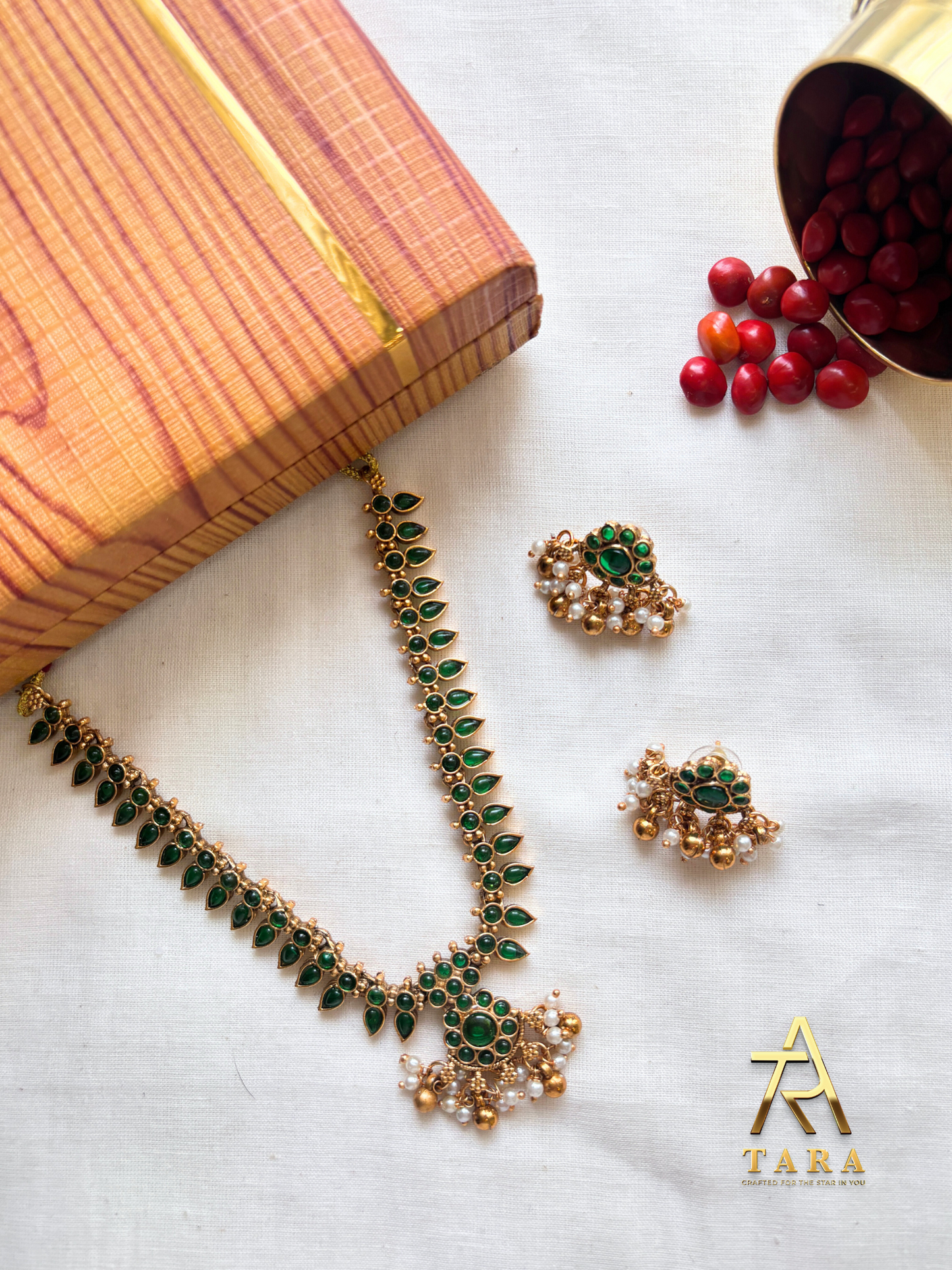 Small Mullamottu Necklace with Earrings