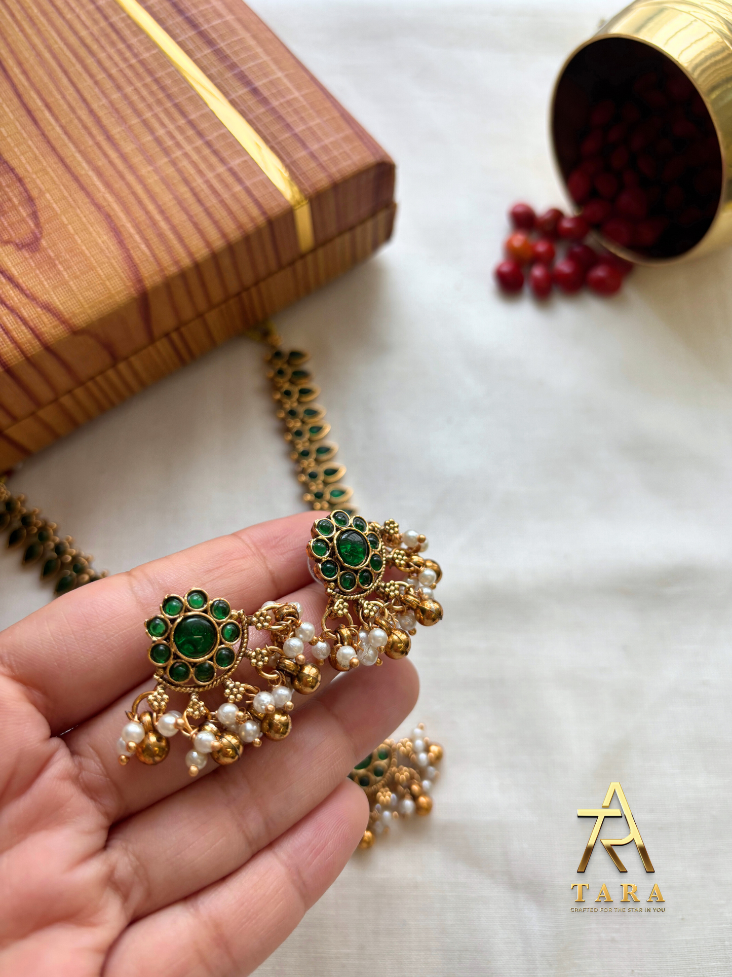 Small Mullamottu Necklace with Earrings
